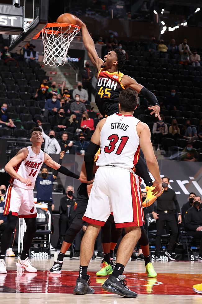 九游体育-风云突变！波尔图今晚豪取连胜，NBA总决赛版图或变，引发热议，更衣室氛围转暖